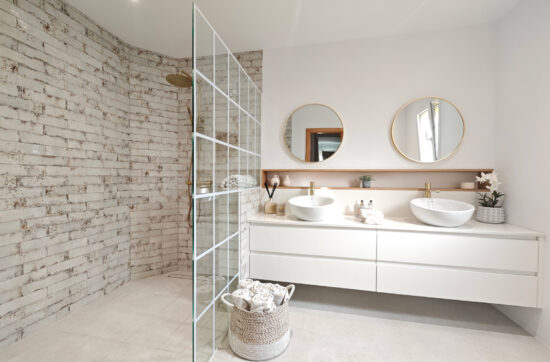 diseño de lujo de baño doble en la Costa del Sol | Kubic Design Solutions