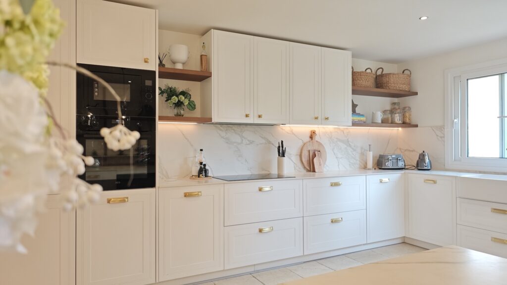 Cocina de lujo en Estepona  fabricada por Kubic Design Solutions