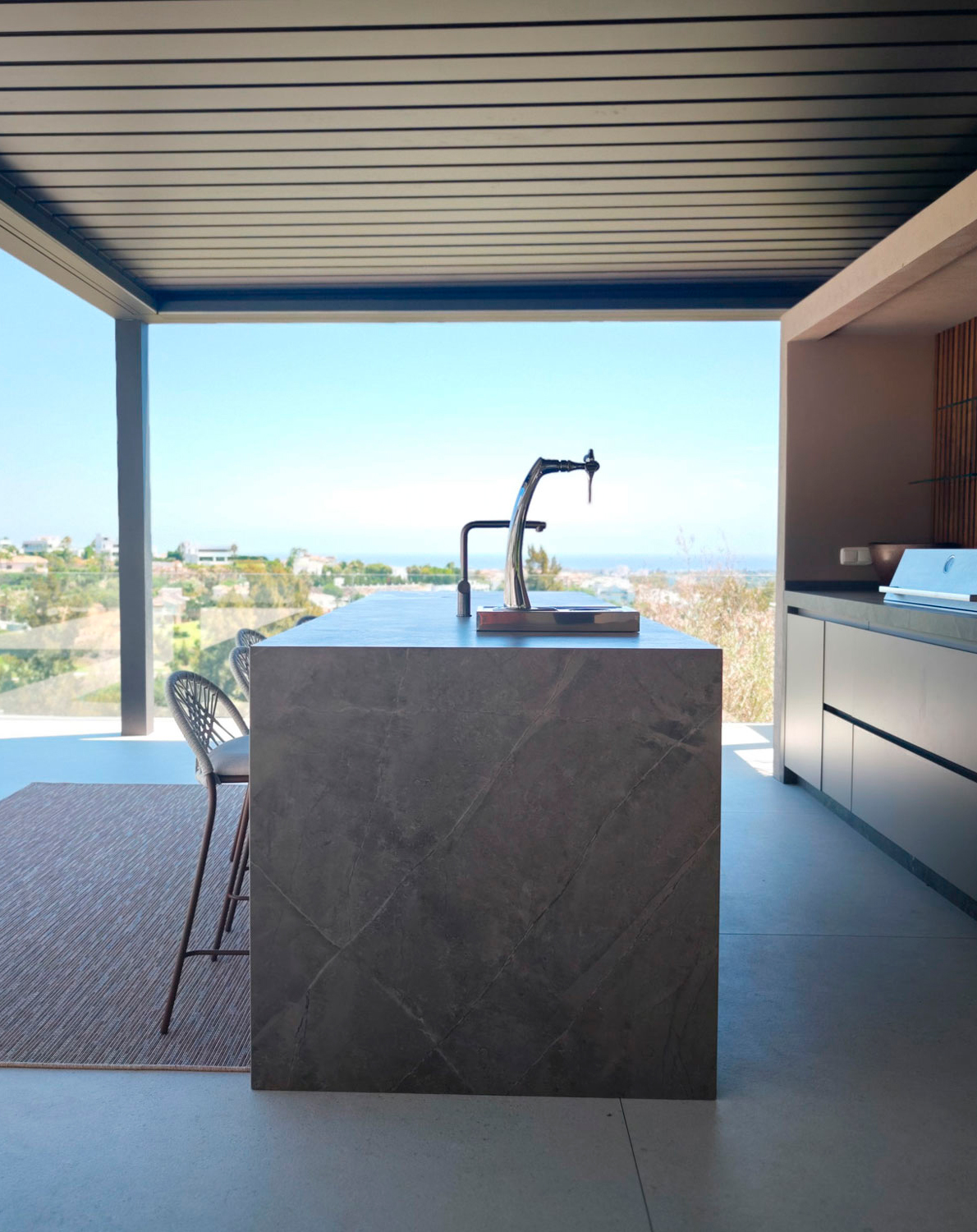 Cocinas de calidad para interiores y exteriores en la Costa del Sol | Kubic Design Solutions