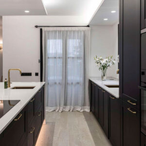 Luxury kitchen in black and white | Kubic Design Solutions