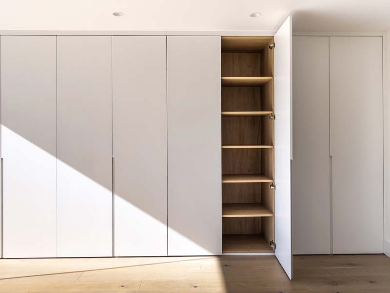 Reforma de vivienda con armarios a medida en la Costa del Sol | Kubic Design Solutions